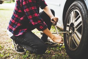 How to change a flat tyre Dubai, tyre puncture repair Dubai