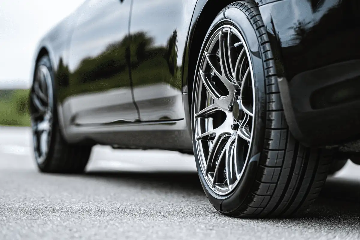 Why tyres are black infographic Saeedi Pro – tyre facts