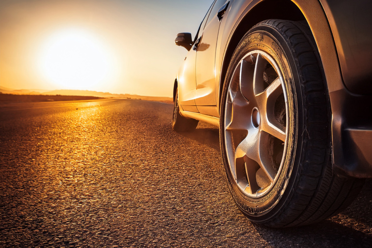 Cracked tyre sidewall caused by heat and UV exposure in the UAE